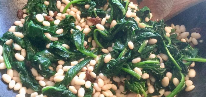 épinards à la catalane et haricots blancs