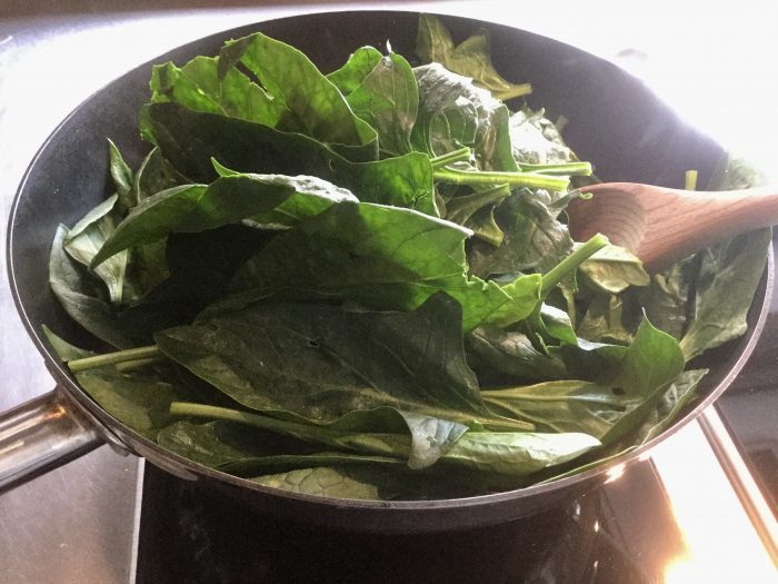 épinards à la catalane au wok